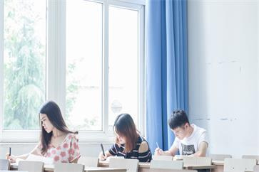 現(xiàn)在考初級會(huì)計(jì)的人越來越年輕了