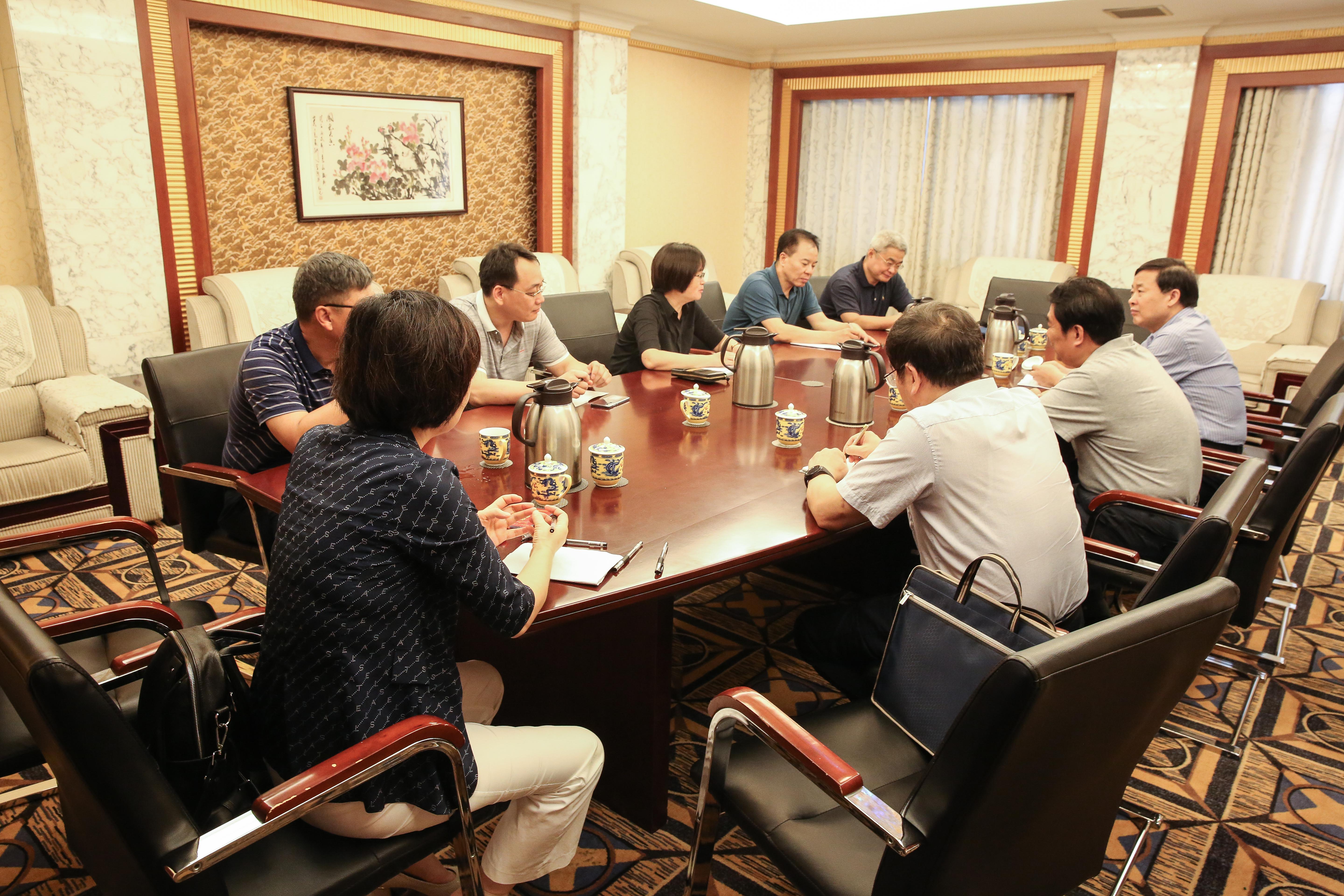 山東省人力資源社會保障廳、省財政廳召開座談會