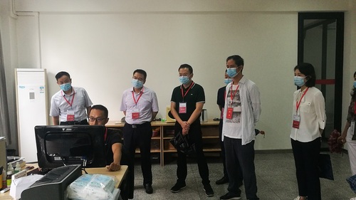 財政廳副廳長黎家遠(yuǎn)、省注協(xié)秘書長易德鶴與省考委會成員到部分考點現(xiàn)場督查、指導(dǎo)工作.jpg