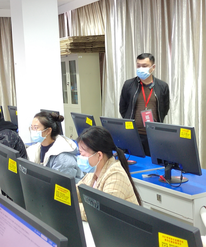 張強副會長在考點巡視