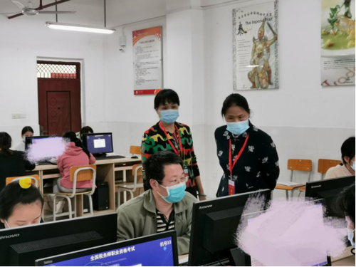 宋德玲秘書長、邊遠副秘書在考點巡視