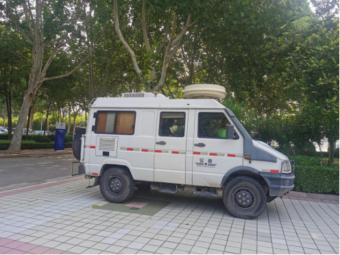 無線電信號檢測車對考點進行可疑信號探測屏蔽