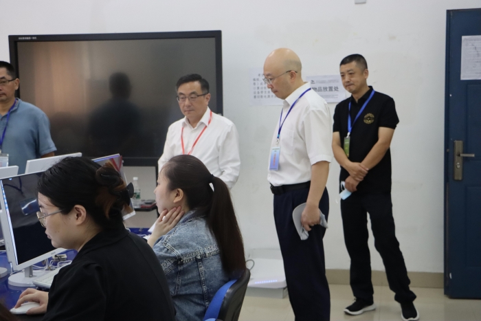 市財政局徐局長一行巡視考點