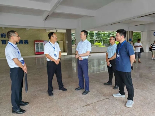 考場(chǎng)巡查